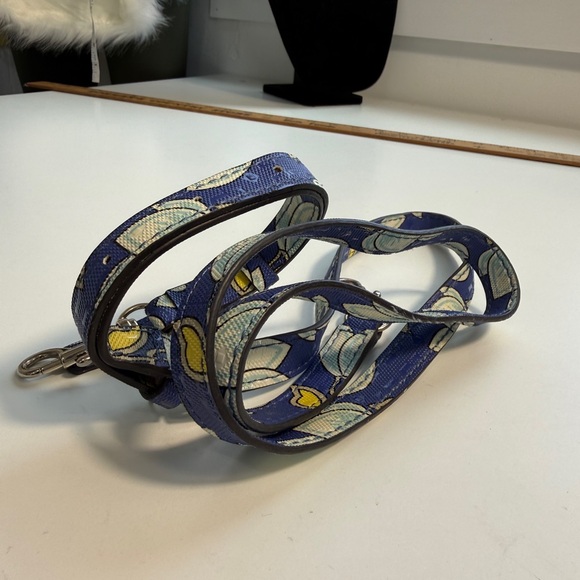 GUESS two way blue Floral Satchel with silver Accents - Picture 8 of 11